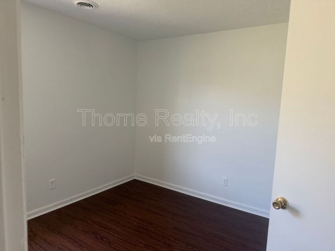 200 Barnhill Ave - Photo 7 of 12