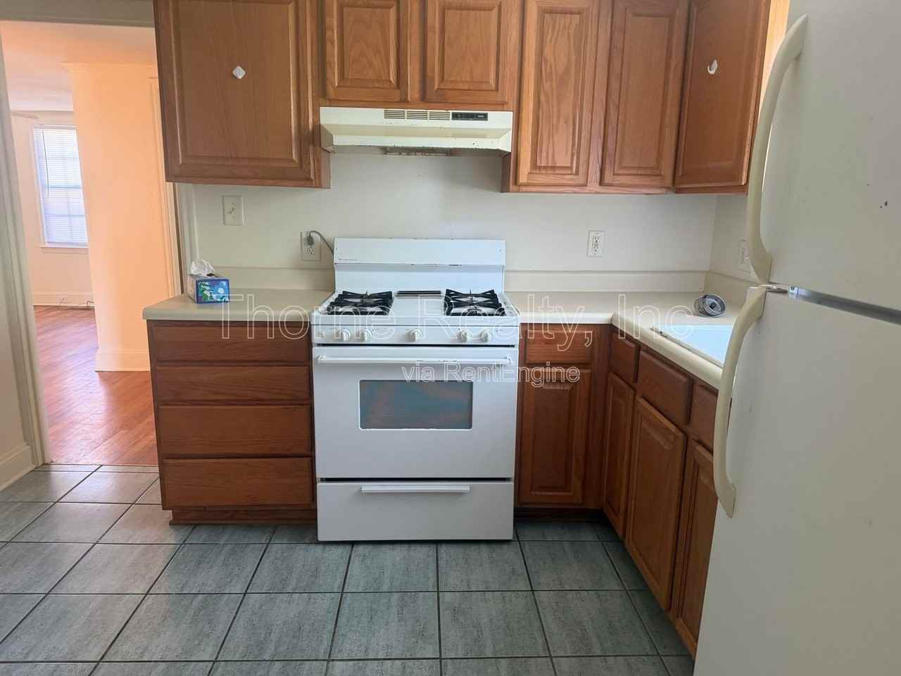 1117 Cypress St - Photo 2 of 10