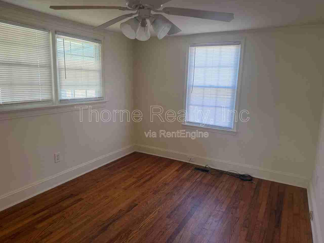 1117 Cypress St - Photo 7 of 10