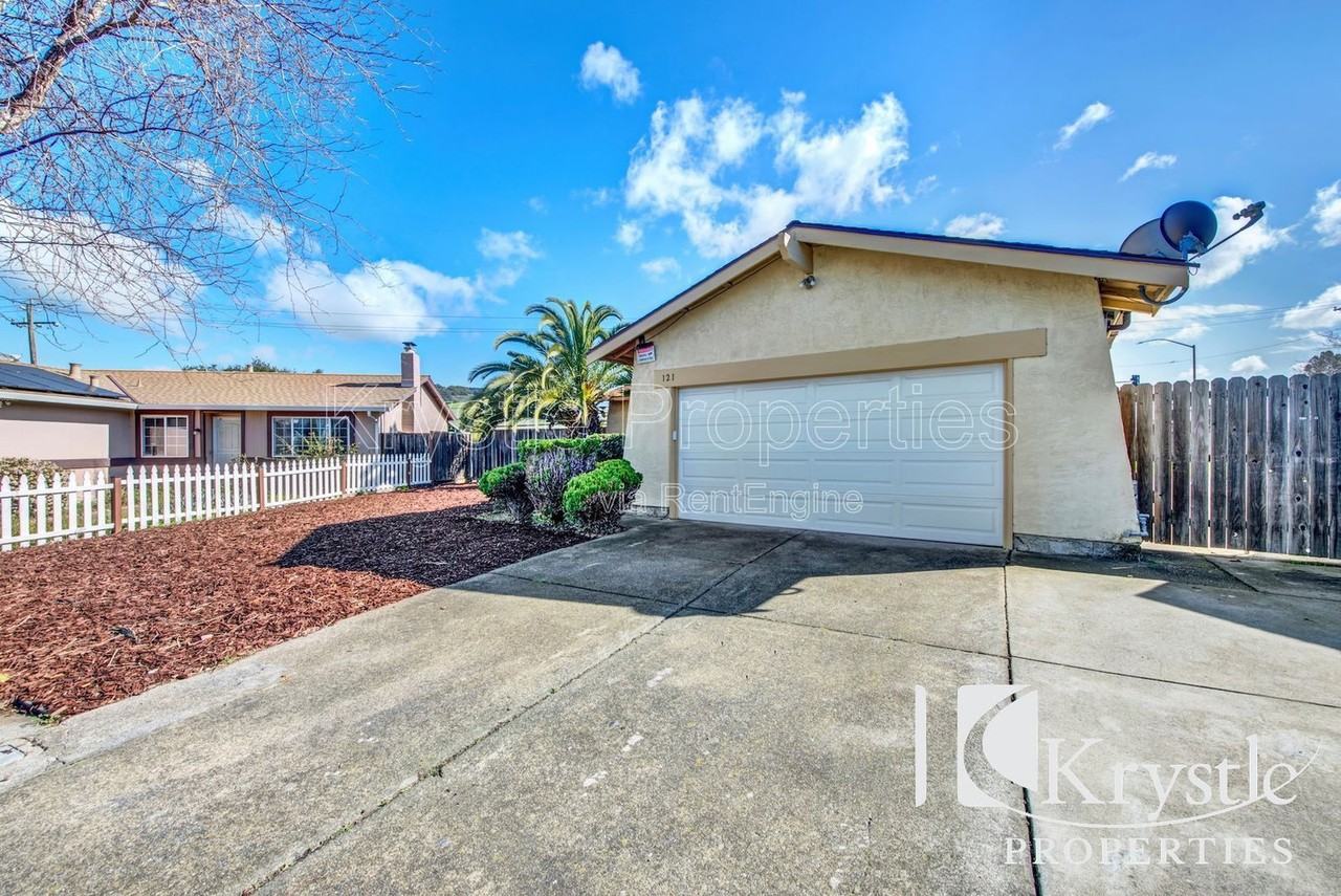 121 Radcliffe Dr - Photo 2 of 25