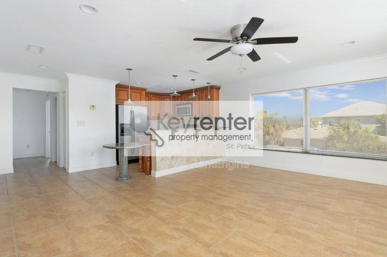 116 143rd Ave E #A - Photo 5 of 17