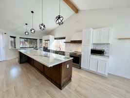 featured image of 1125 Burlingame Ave