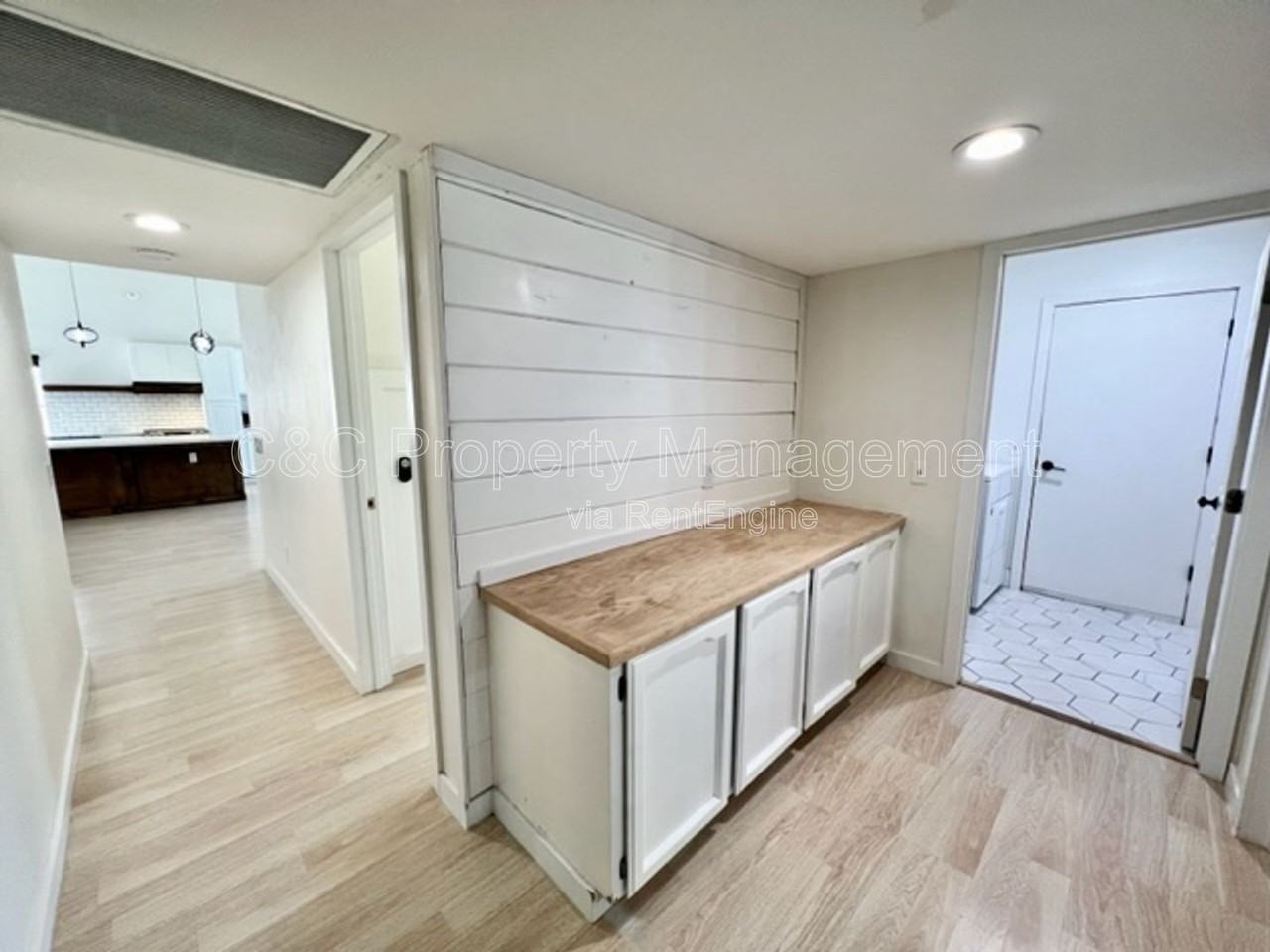 1125 Burlingame Ave - Photo 4 of 12