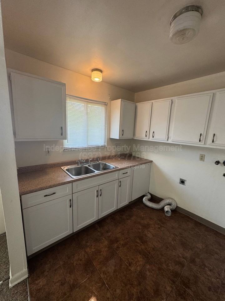 471 Ginger Pl - Photo 2 of 14