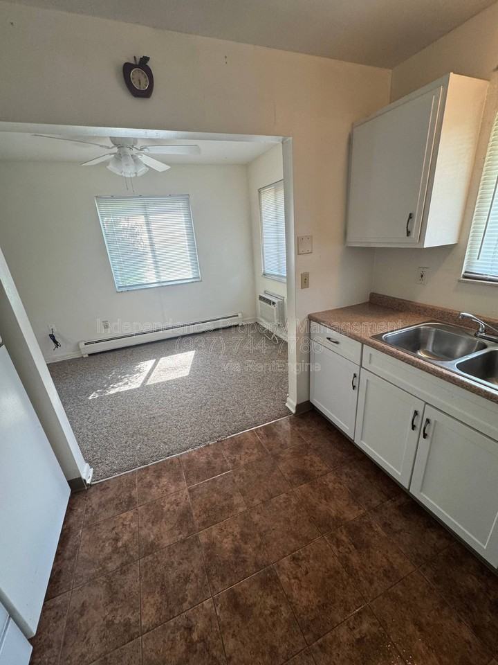 471 Ginger Pl - Photo 3 of 14