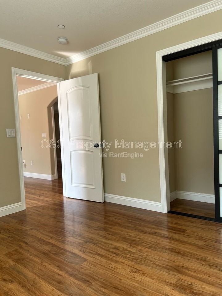 1445 1/2 S Sunol Dr - Photo 6 of 13