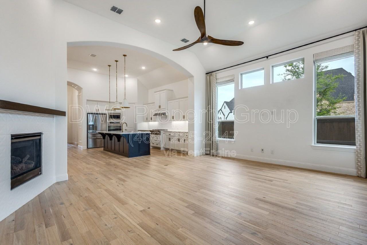 3213 Alexandra Ln - Photo 4 of 20