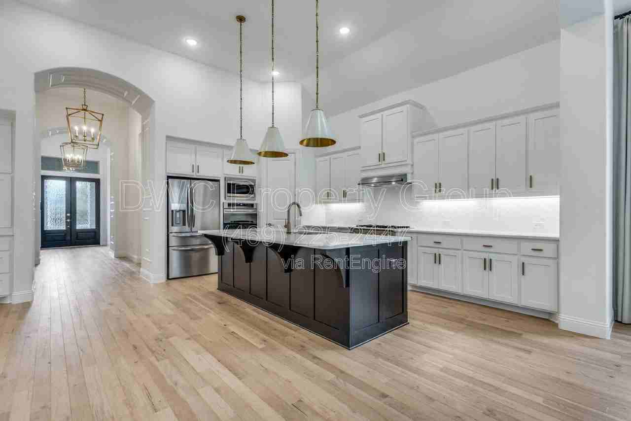 3213 Alexandra Ln - Photo 5 of 20