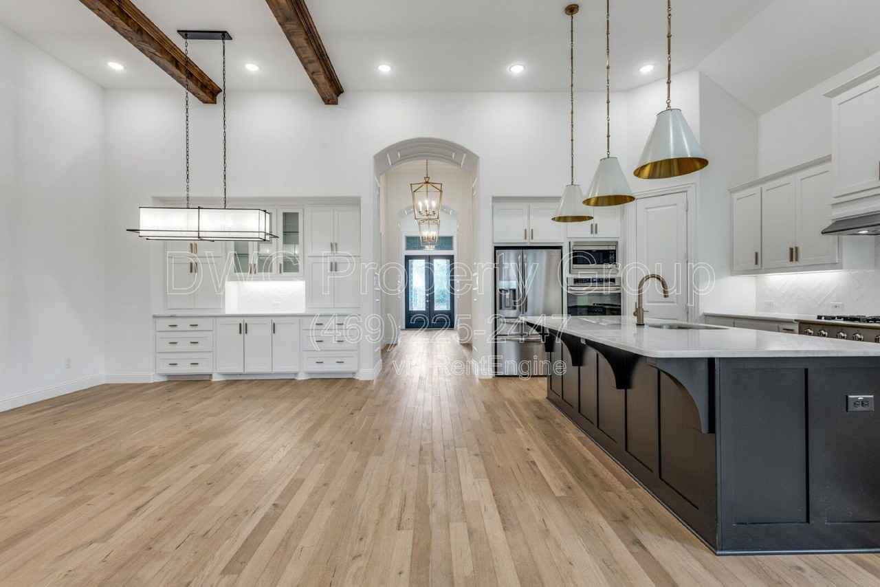 3213 Alexandra Ln - Photo 6 of 20