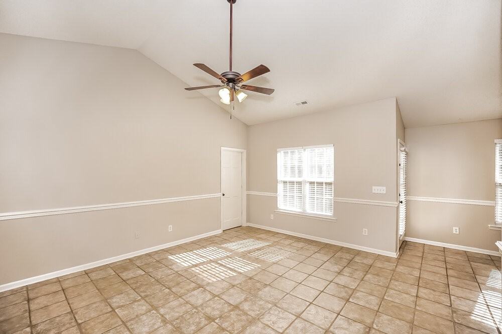 1039 Sandy Point Dr Sw - Photo 4 of 16