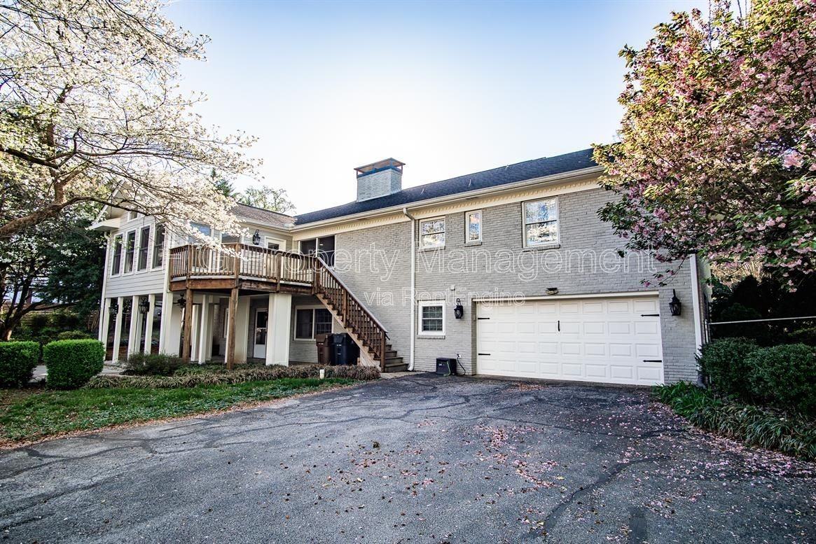 7205 Canmore Ln - Photo 3 of 50