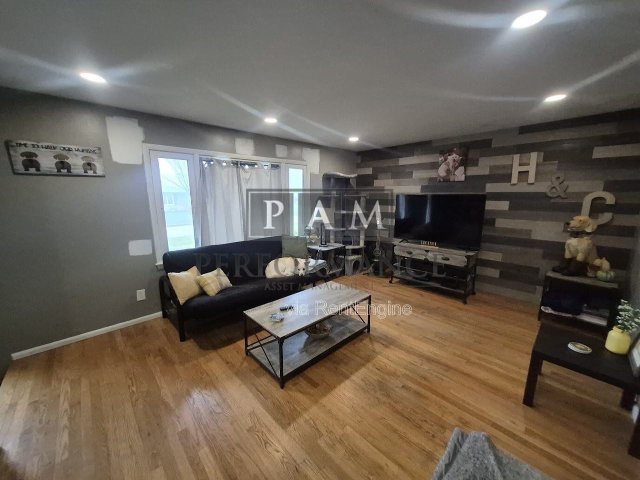 1422 W Maplewood Ct - Photo 2 of 13