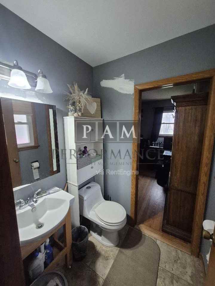 1422 W Maplewood Ct - Photo 6 of 13