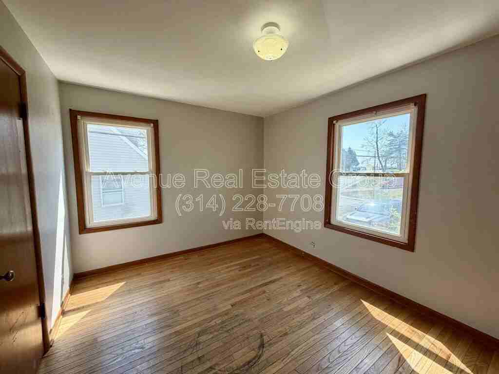 9905 Iveland Dr - Photo 4 of 8