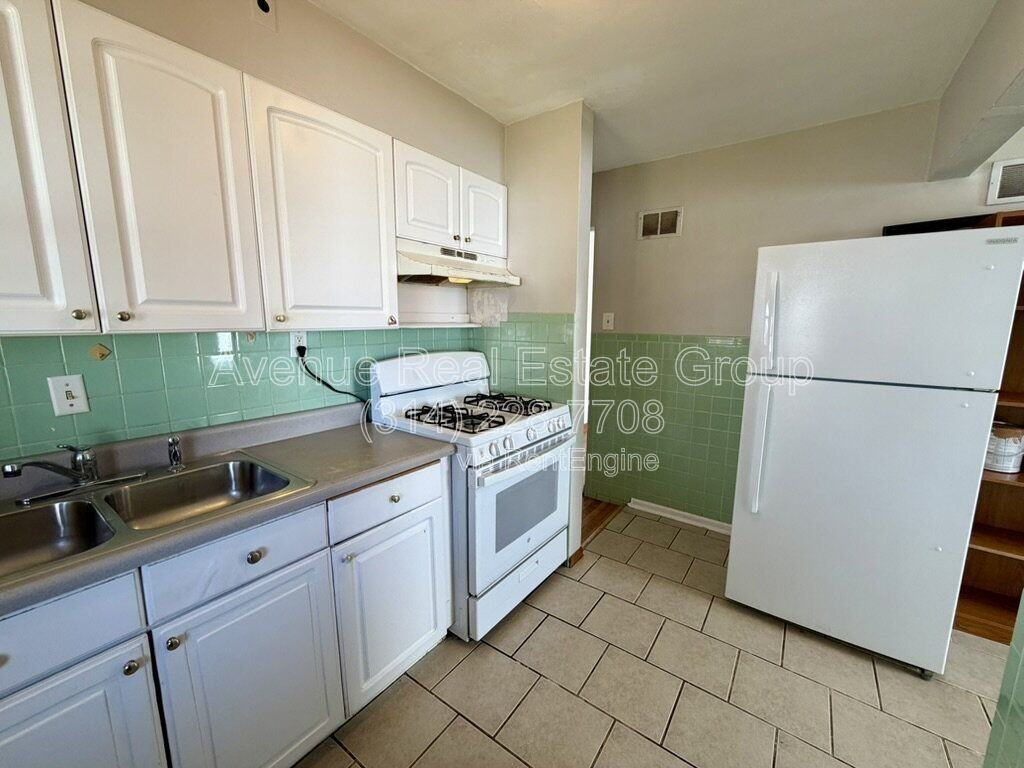 9905 Iveland Dr - Photo 5 of 8