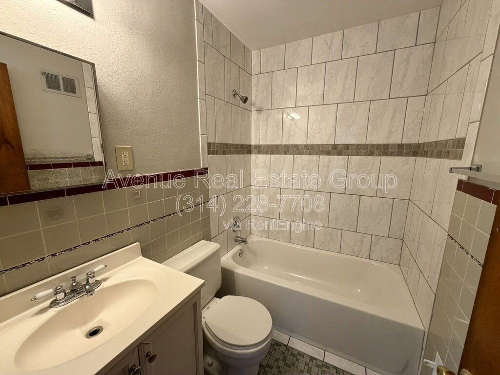 9905 Iveland Dr - Photo 6 of 8