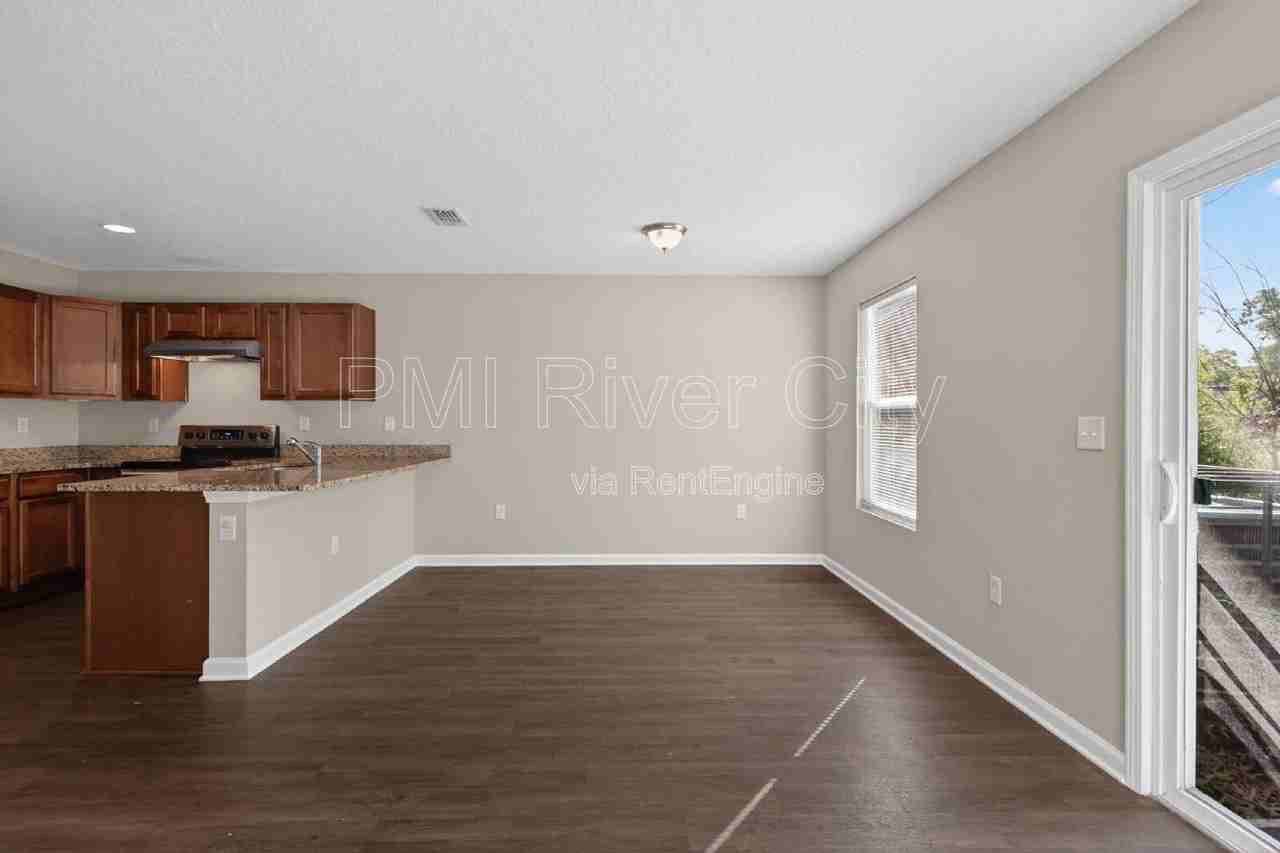 7608 Rain Forest Dr N - Photo 7 of 45