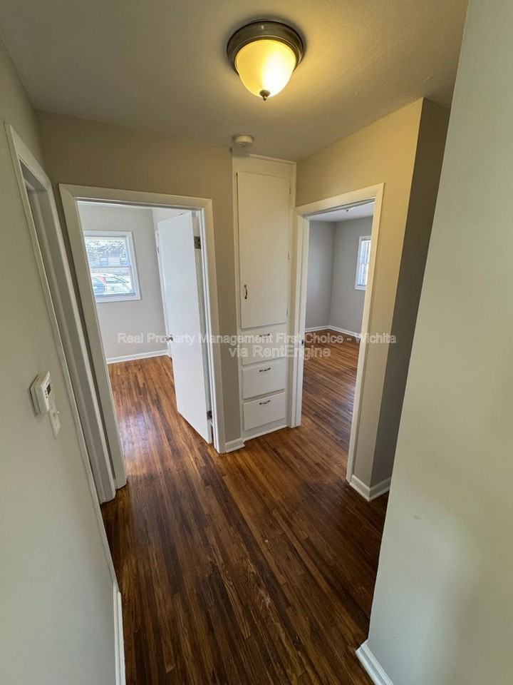 1632 S Mission Rd - Photo 4 of 11