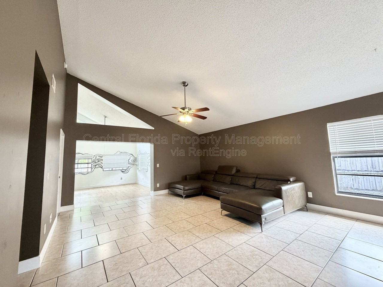 10227 Comfort Cir - Photo 4 of 50