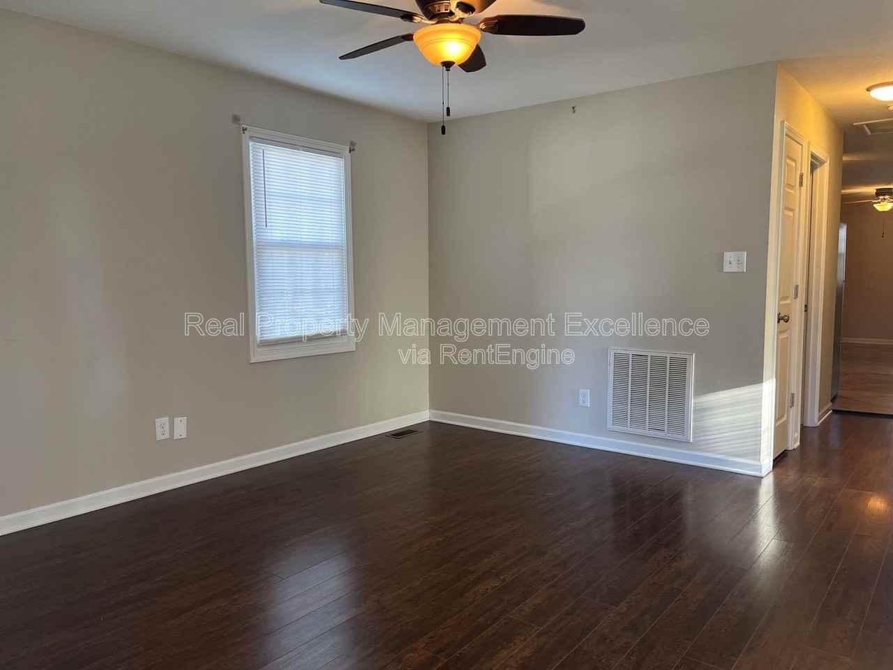 709 S Webb St - Photo 2 of 23