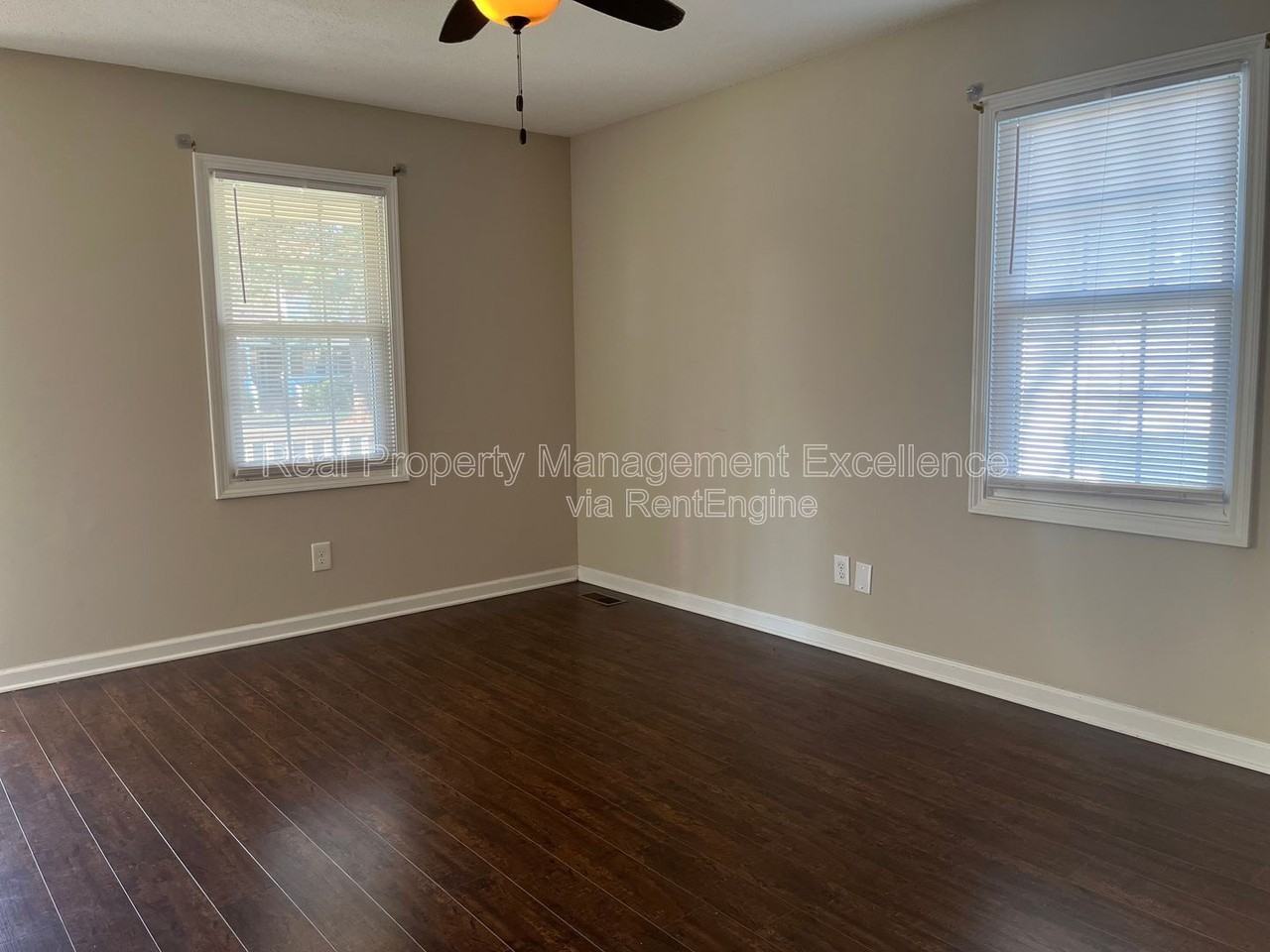 709 S Webb St - Photo 3 of 23