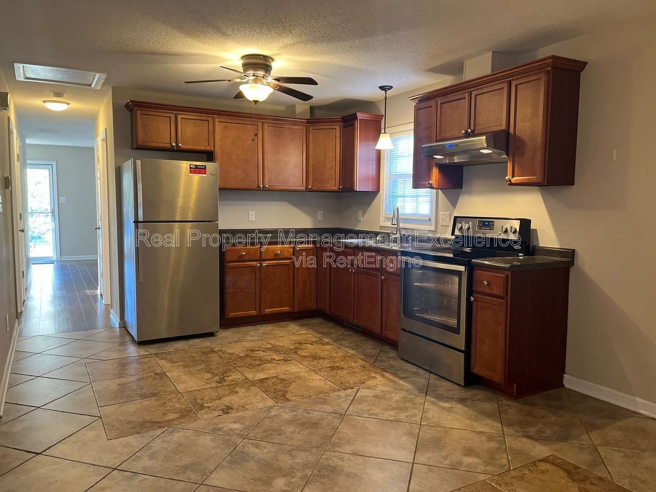 709 S Webb St - Photo 4 of 23