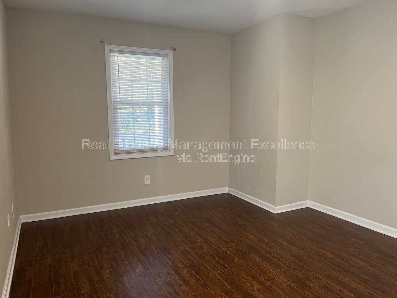 709 S Webb St - Photo 7 of 23