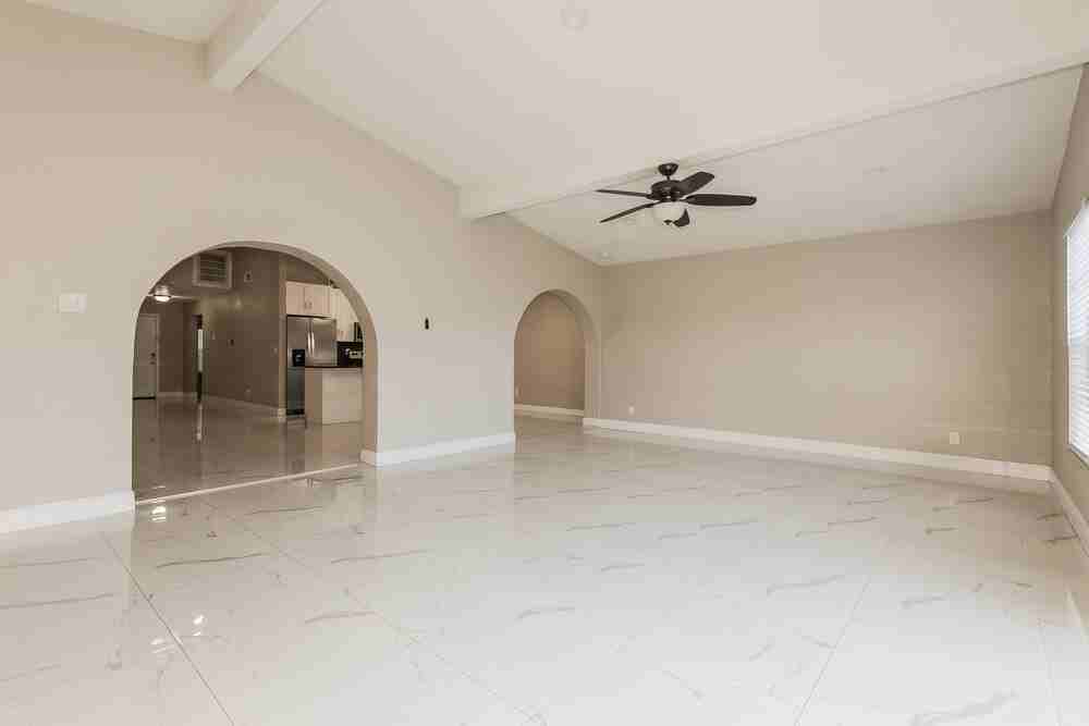 1735 Tarah Trace Dr - Photo 3 of 15