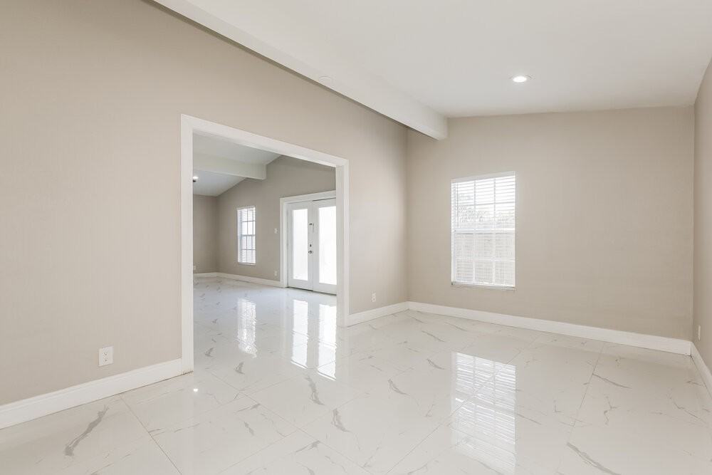 1735 Tarah Trace Dr - Photo 4 of 15