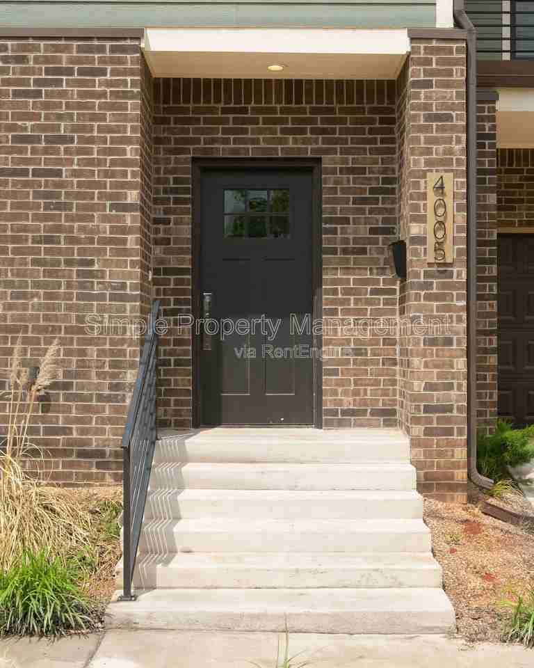 4005 N Indiana Ave - Photo 2 of 32