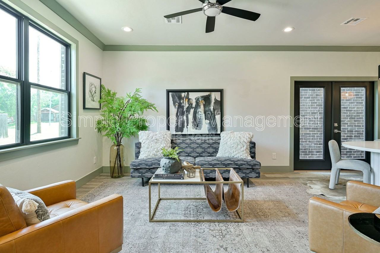 4005 N Indiana Ave - Photo 3 of 32