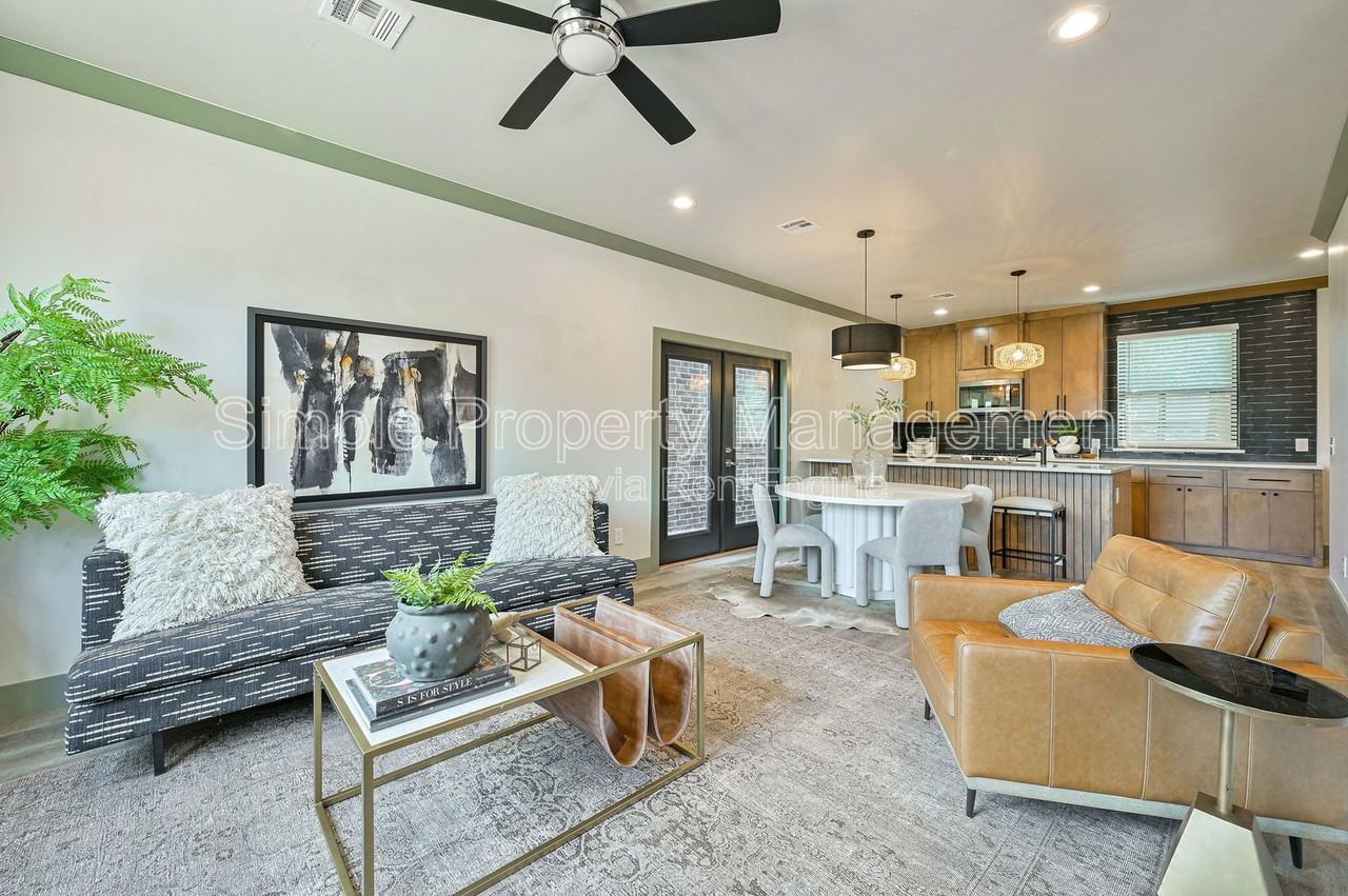 4005 N Indiana Ave - Photo 4 of 32