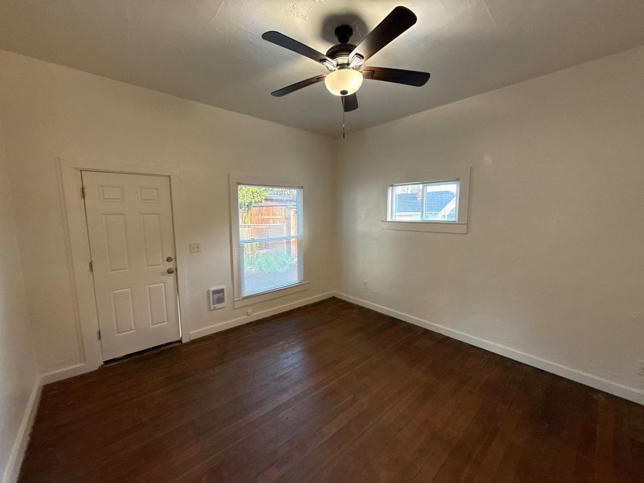 1353 Commercial St Se - Photo 5 of 15