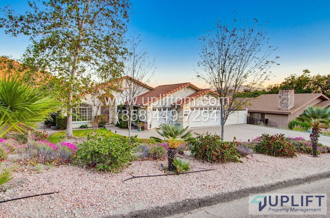 24427 Del Amo Rd - Photo 2 of 20