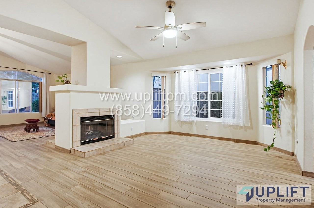 24427 Del Amo Rd - Photo 5 of 20