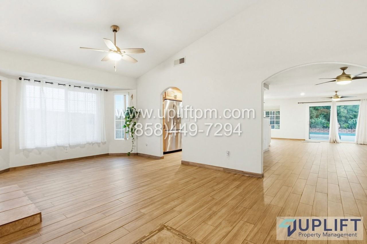 24427 Del Amo Rd - Photo 6 of 20