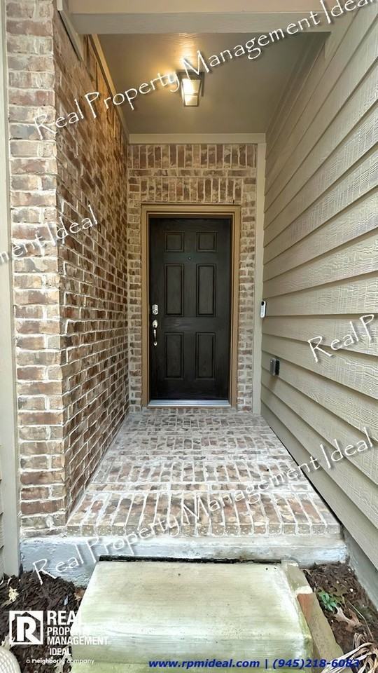 304 Basil St - Photo 2 of 27