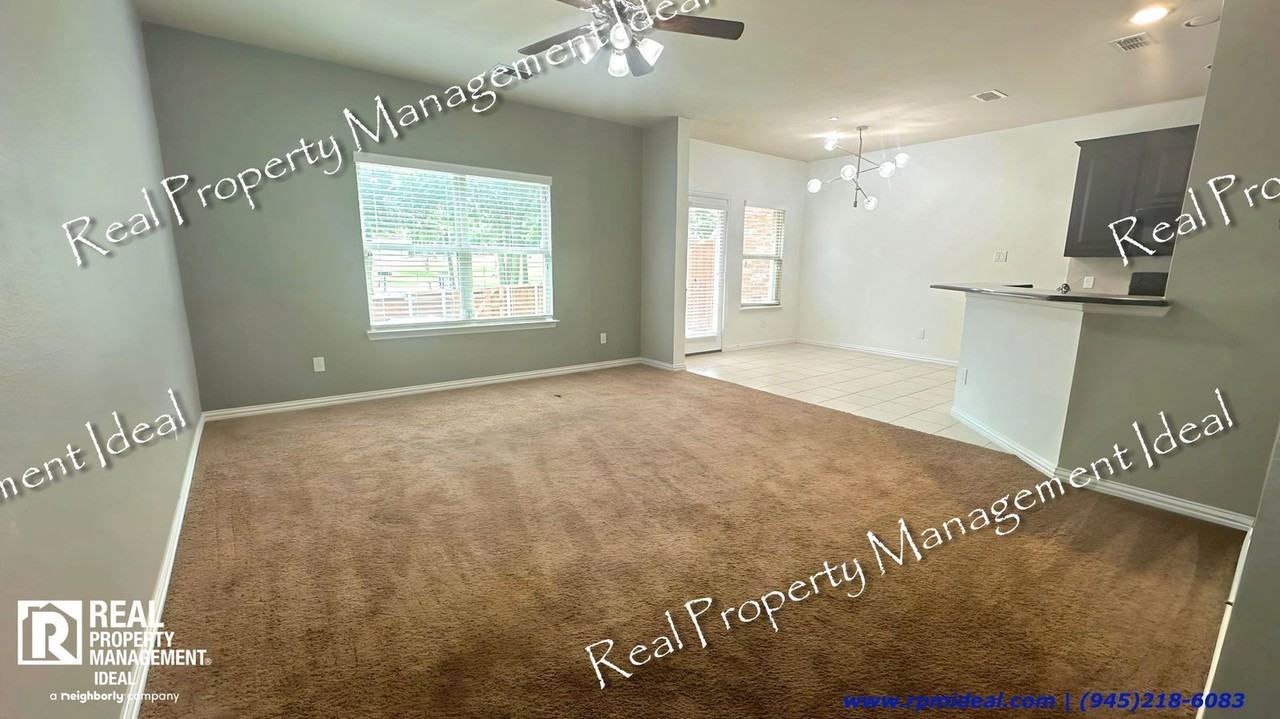 304 Basil St - Photo 4 of 27