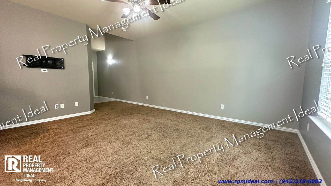 304 Basil St - Photo 6 of 27