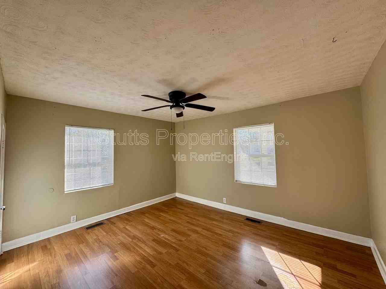 519 Willow St - Photo 5 of 6