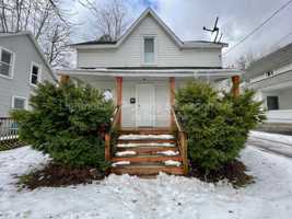 featured image of 1011 Quarry Ave Nw