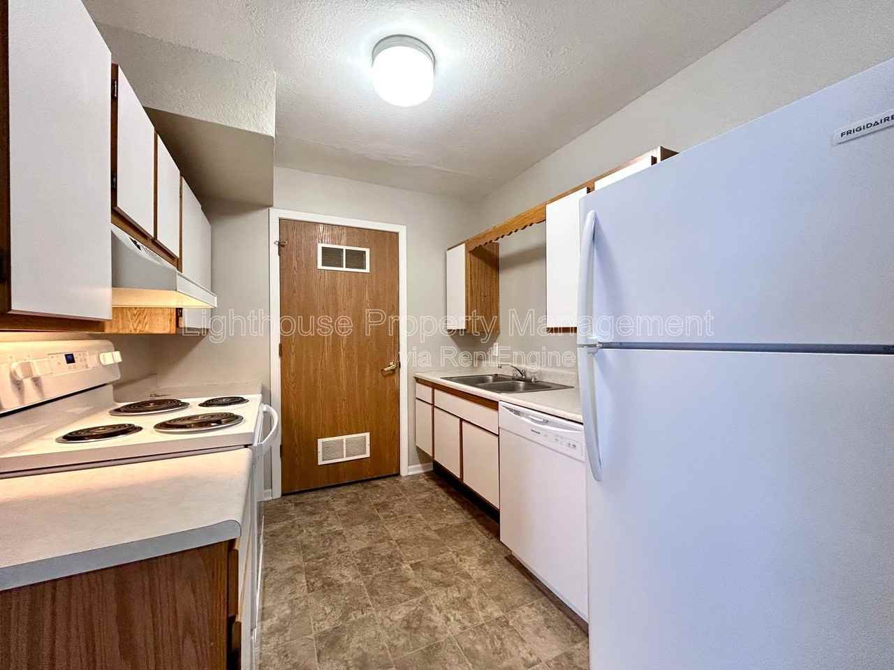 587 W Randall St #101 - Photo 5 of 15