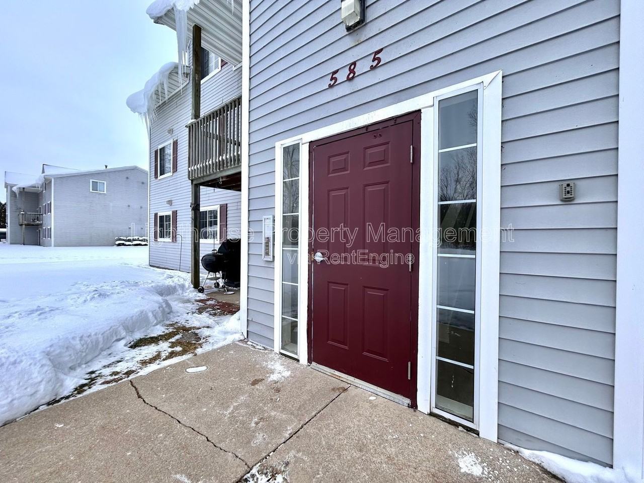 589 W Randall St #102