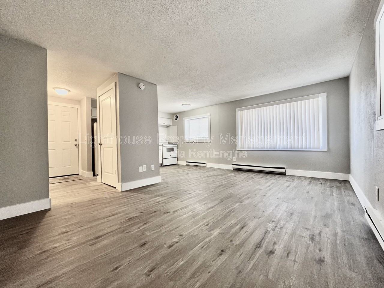 1490 Carmil Dr #4 - Photo 4 of 17