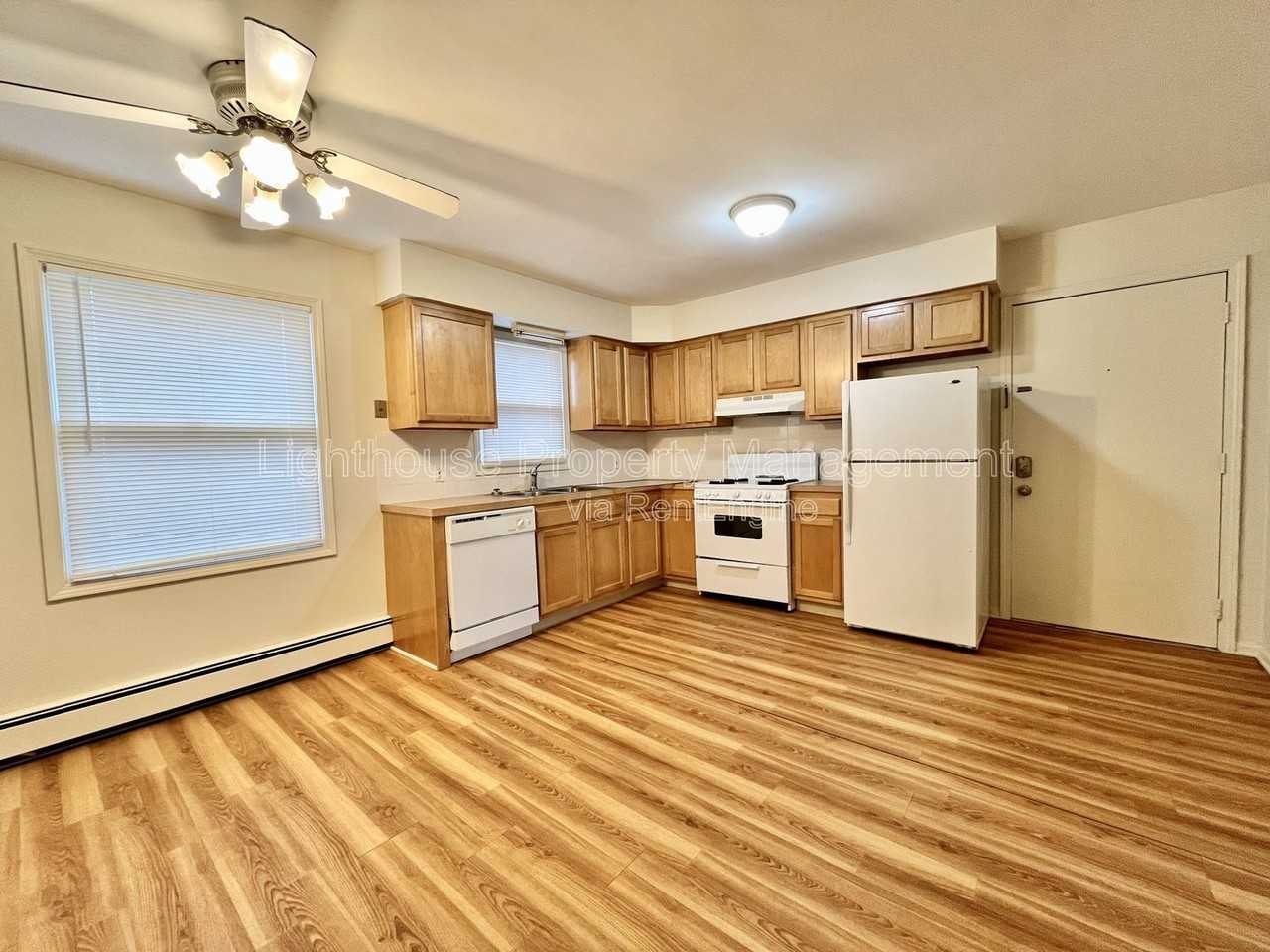 971 Mccarty St Nw - Photo 3 of 19