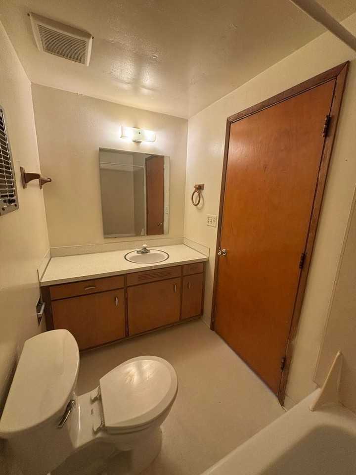 462 W 11th Aly #5 - Photo 4 of 14