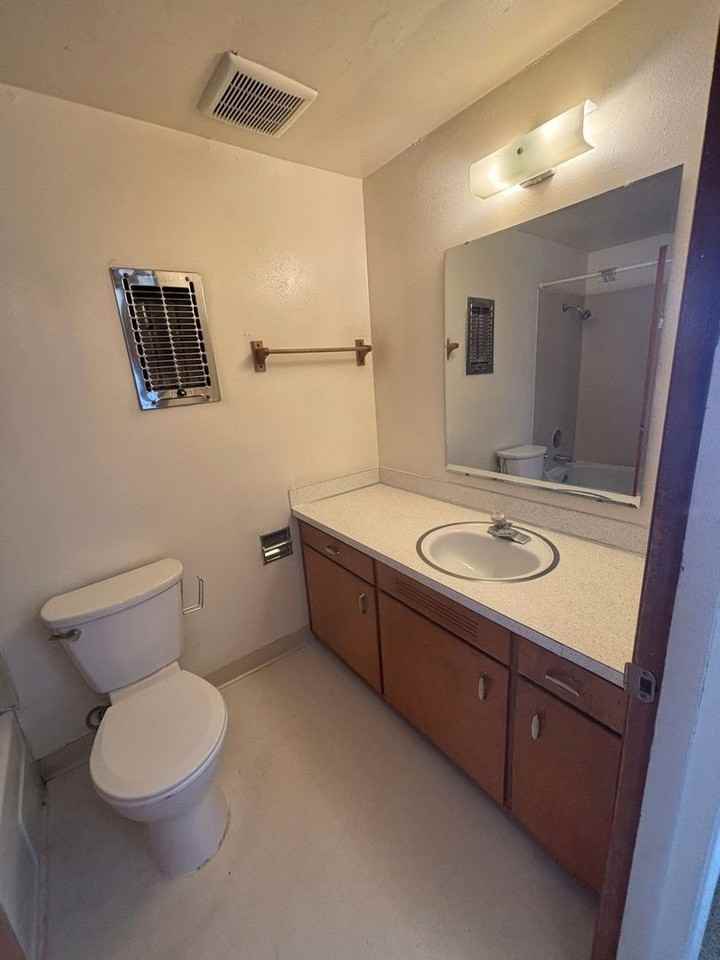 462 W 11th Aly #5 - Photo 5 of 14