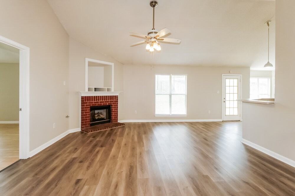 7875 Sarah Ann Dr S - Photo 4 of 16