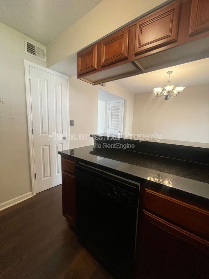 6940 Roswell Rd Ne #19A - Photo 4 of 24