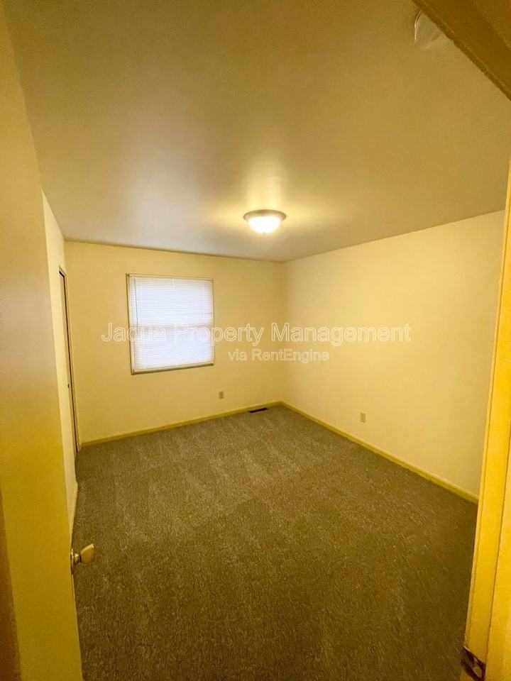 7741 Walcott St - Photo 7 of 15